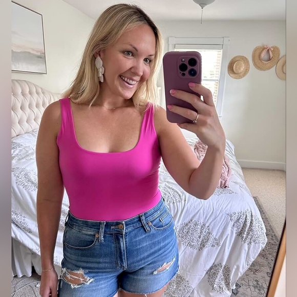 Pink seamless tank bodysuit - Picture 2 of 7